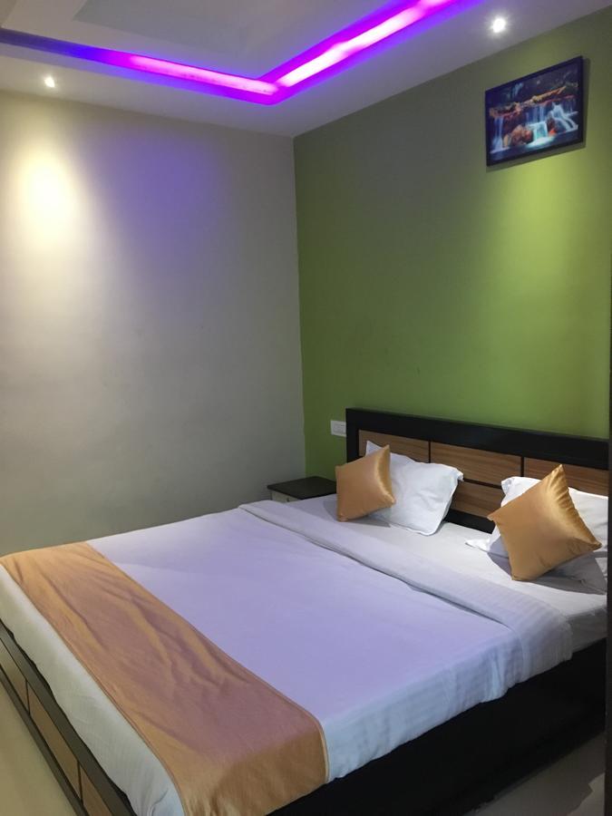 Hotel Time Palace Ooty Phòng bức ảnh